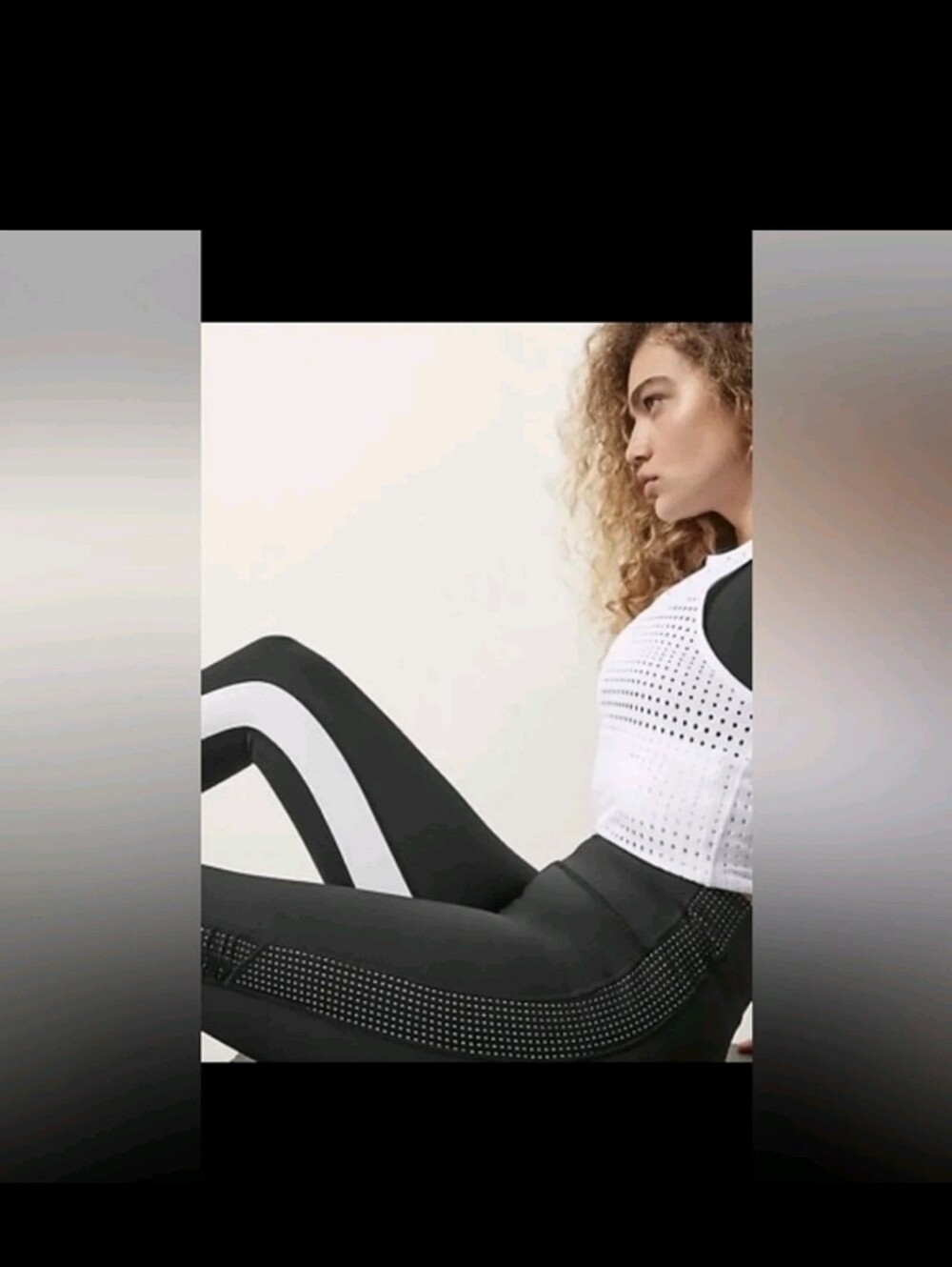 Athleta HIIT IT Mesh Capri Black Leggings With White Accent